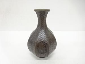 鋳銅　網目　花瓶